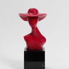 ¨Woman in Red¨ - Technique with resin, 12x8x6 inches, 2024