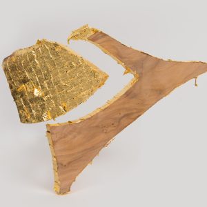 “Consolation 3D” - Gold leaf on olive wood and double cut : laser (fire) and high-pressure water, H.30 x W.20 x D.20 cm, 2018